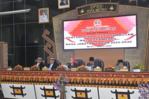 Rapat Paripurna DPRD Kota Metro
