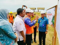 Pemerintah Lamsel Lakukan Peletakan Batu Pertama Pembangunan Kampung Nelayan Merah Putih.